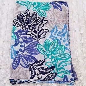 Vera Bradley Soft Fringe Scarf in Santiago